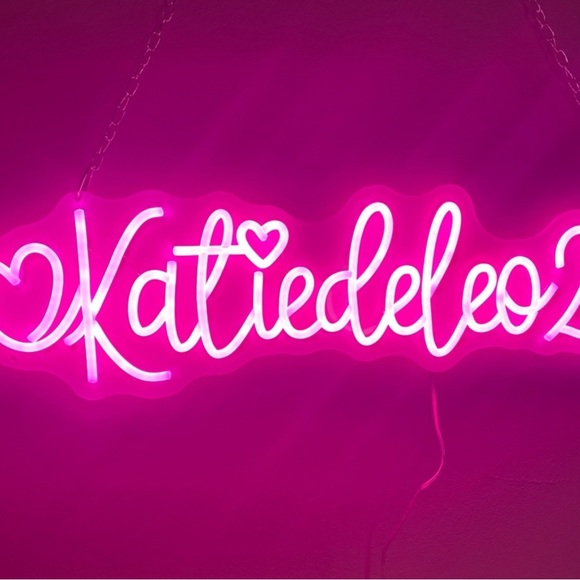 Shows Monday’s& Friday’s 430 🔔Alerts🚨‼️🎀💗Like this post for notifications 📣 - Picture 14 of 16